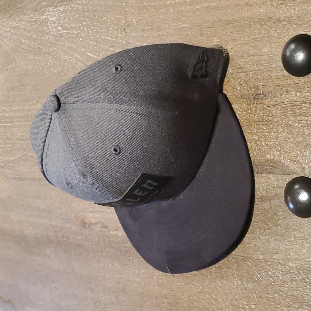 Sullen hat - Picture 2 of 4